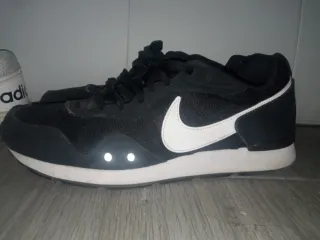 Zapatillas Nike Negras y Blancas