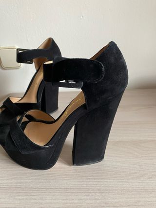 Sandali con tacco nero