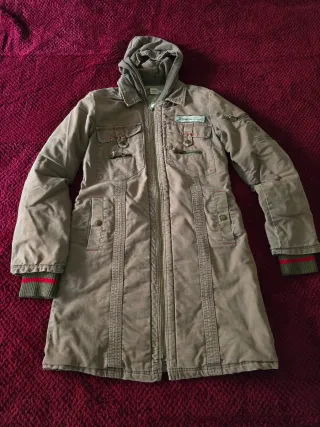 Abrigo largo con capucha