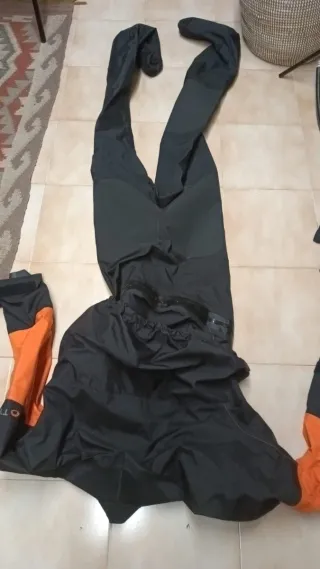 Traje seco vela Typhoon negro/naranja