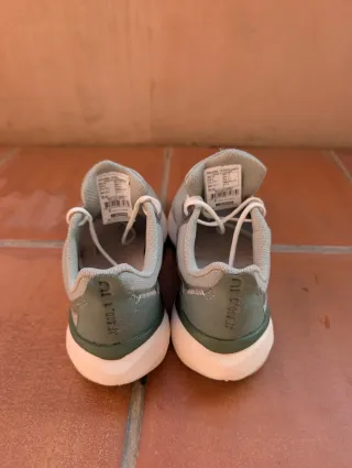 Zapatilla deportiva Kalenji verde y blanco