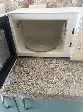 Microondas Daewoo KOR-6017