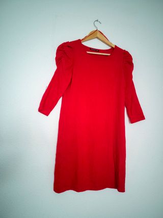 Vestido rojo Stradivarius volantes Talla M