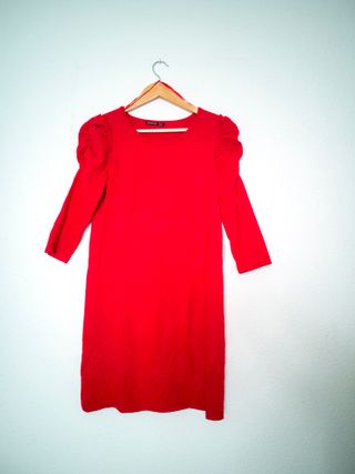 Vestido rojo Stradivarius volantes Talla M