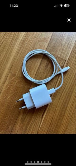 iPhone 14 con accessori