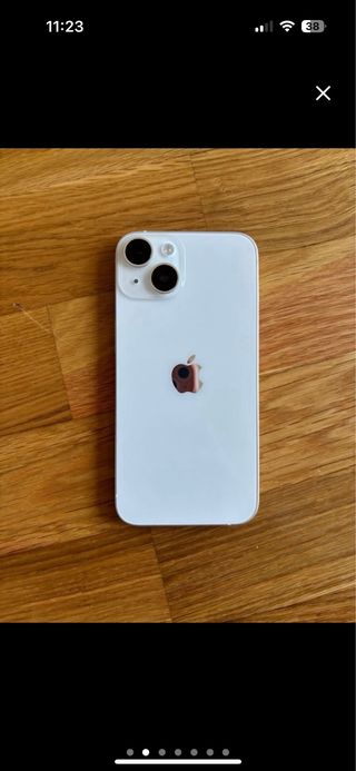 iPhone 14 con accessori