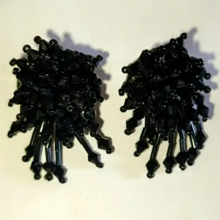 Pendientes negros