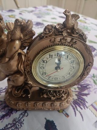 Orologio da tavolo con angelo