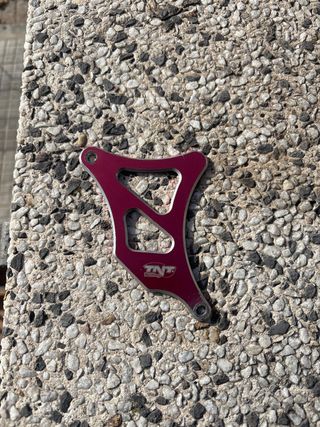 Cubrepiñón TNT AM6 Rojo