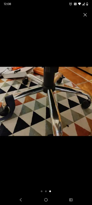 Sillón de dirección de cuero negro con ruedas crom