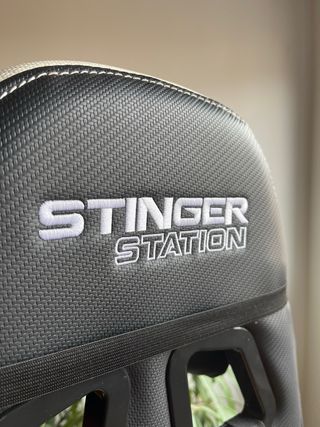 Silla Gaming Stinger Station Negra y Blanca