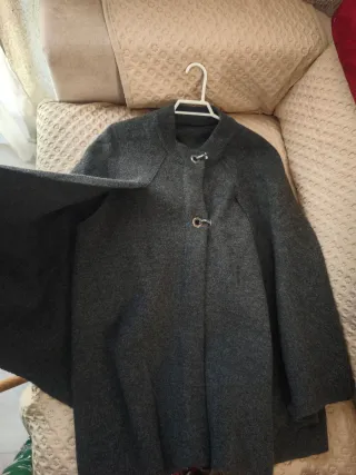 Capa de abrigo gris