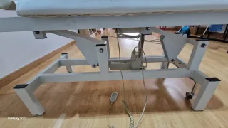 Camilla de masajes y estetica.