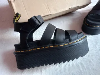 Sandali Dr. Martens Blaire Quad