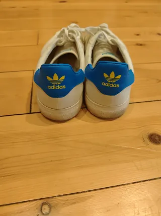 Zapatillas Adidas Blancas y Azules