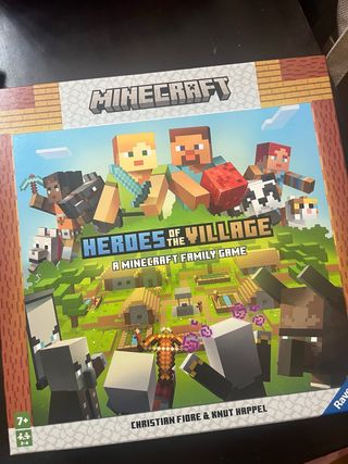 Minecraft Heroes of the Village Juego Familiar