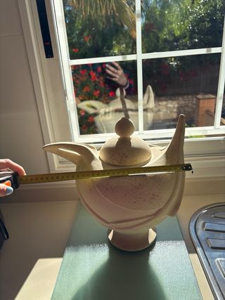 Jarrón decorativo de cerámica beige