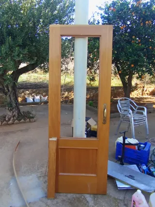Puerta corredera madera con cristal