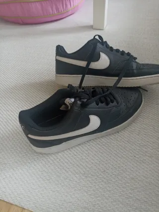 Zapatillas Nike Negras Material talla 9 ó 42,5