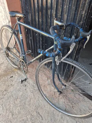 Bicicleta BH azul