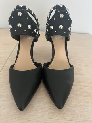 Vince Camuto Zapatos Negros Tachas Talla 39
