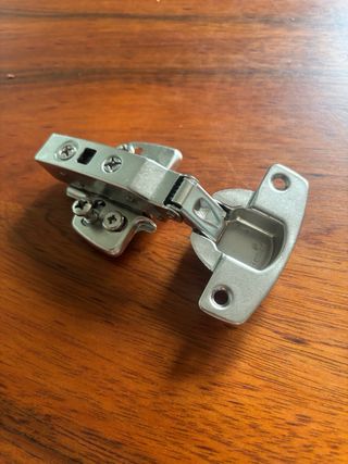 Bisagras para armario con freno