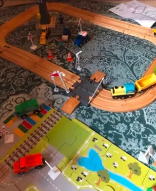Juego de construcción tren y helicóptero