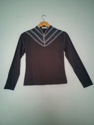 Jersey gris cuello detalles Talla M/L