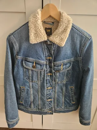 Chaqueta tejana Lee con forro sherpa