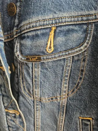 Chaqueta tejana Lee con forro sherpa