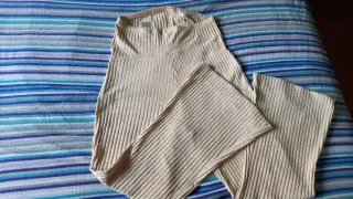 Pantalones premamá beige acanalados