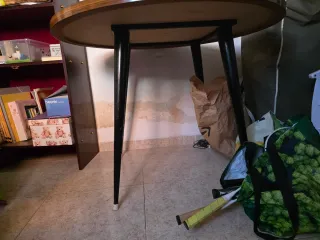 Mesa redonda de madera