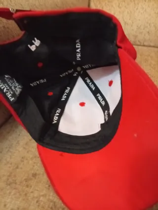 Berretto Prada Milano Rosso Uomo