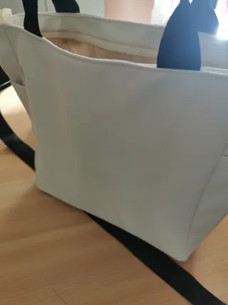Borsa sportiva bianca e nera