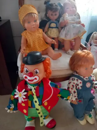 Lote de muñecos antiguos