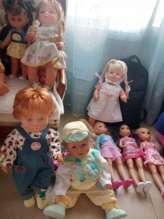 Lote de muñecos antiguos