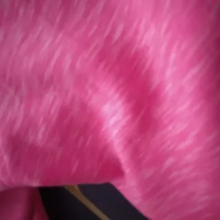 Chaqueta deportiva rosa con capucha