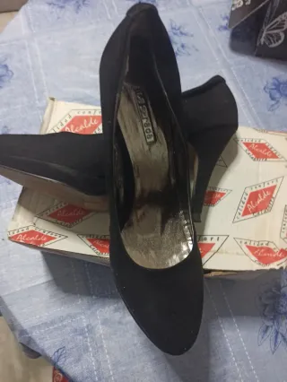Zapatos de tacón negros