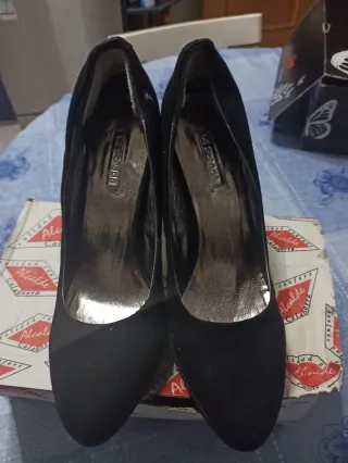 Zapatos de tacón negros