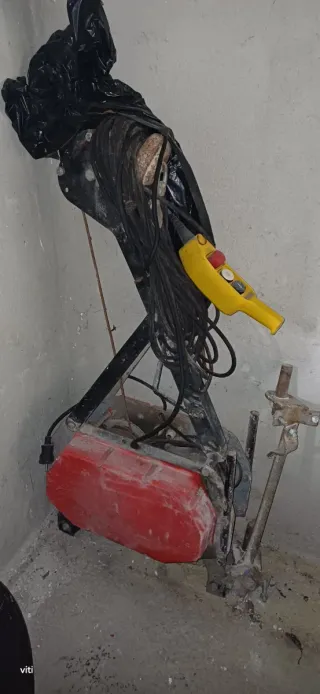 Montacargas eléctrico con control