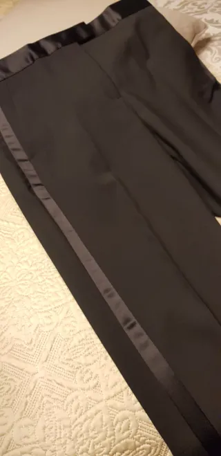 Pantalón de esmoquin negro con raya lateral