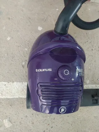 Aspiradora Taurus 1700W Morada