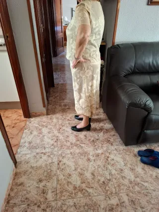 Vestido de fiesta beige