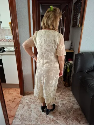 Vestido de fiesta beige