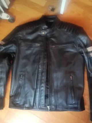 CONJUNTO CAZADORA[M]PANTALON DAINESE[L]GUANTES[S]