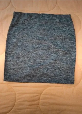 Gonna mini grigia e gonna maxi animalier