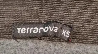 Gonna mini grigia e gonna maxi animalier