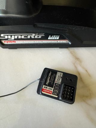 Controles RC com receptor 2.4Ghz Spektrum e Kyosho