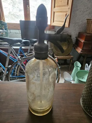 3 Sifones antiguos de vidrio y metal