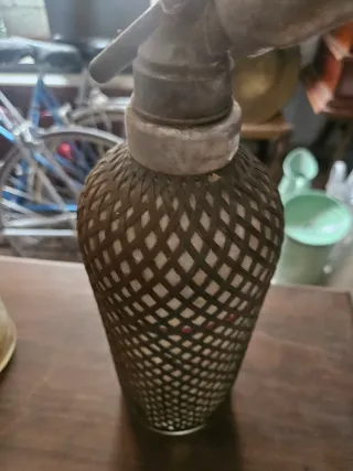 3 Sifones antiguos de vidrio y metal